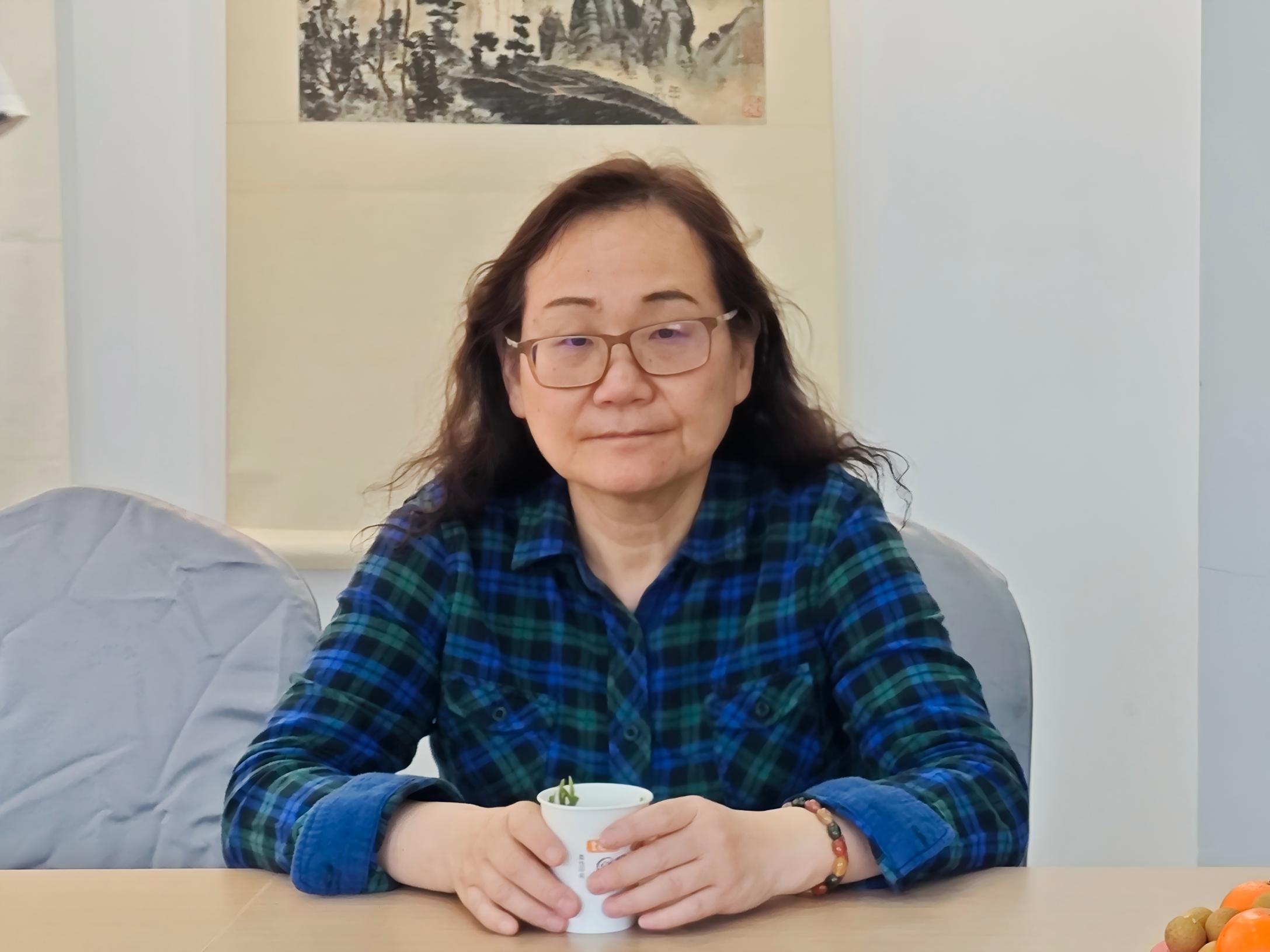 郑束宁.jpg